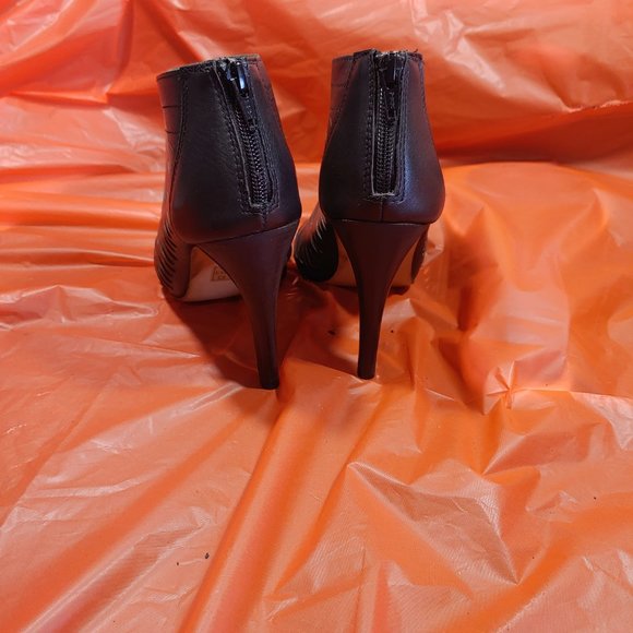 Shoe Mint Women's Heels - Picture 3 of 5